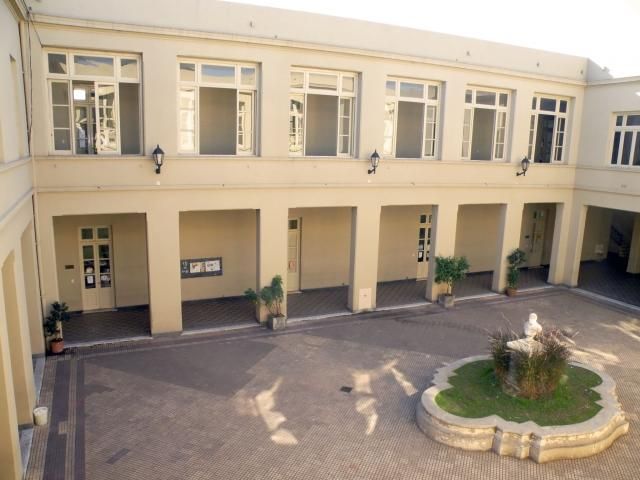 La Escuela Normal prevé el recambio de luminarias 