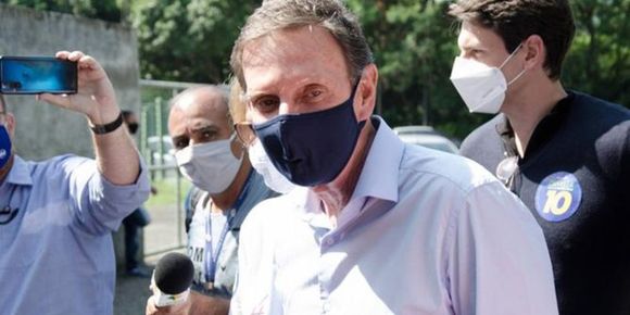 CAE por SOBORNOS alcalde de Río de Janeiro: fue pastor evangélico