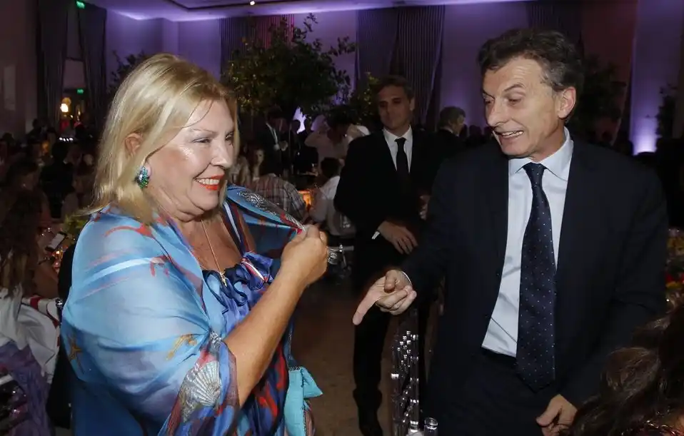 Elecciones 2015: Macri se mostró con Carrió y Sanz en La Rural