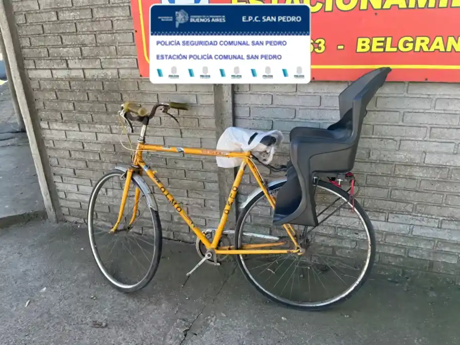 La bicicleta en la que iban madre e hijo.