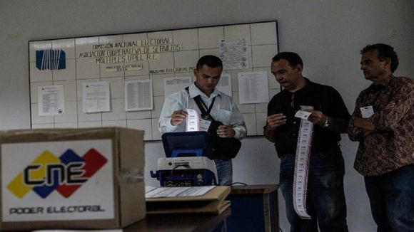 VIGILANCIA estricta y TESTIGOS en cada mesa: estrategia de los estudiantes para defender el voto el 28JUL