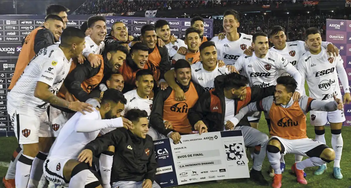 En los penales, Patronato dejó en el camino a Colón