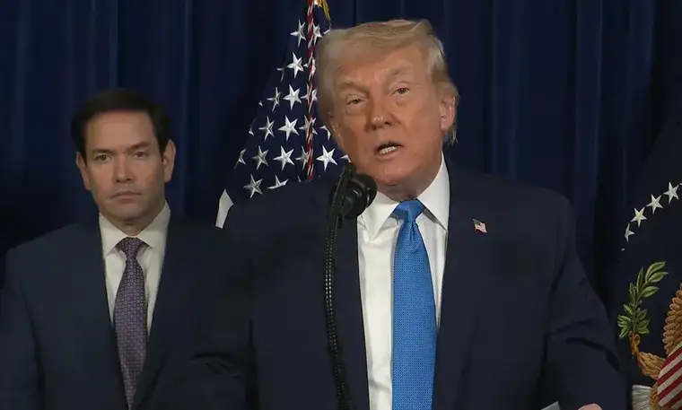 Donald Trump brindó una conferencia de prensa.