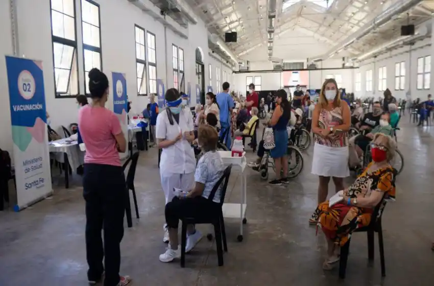 Falleció una mujer después de vacunarse en el predio de la ex Rural