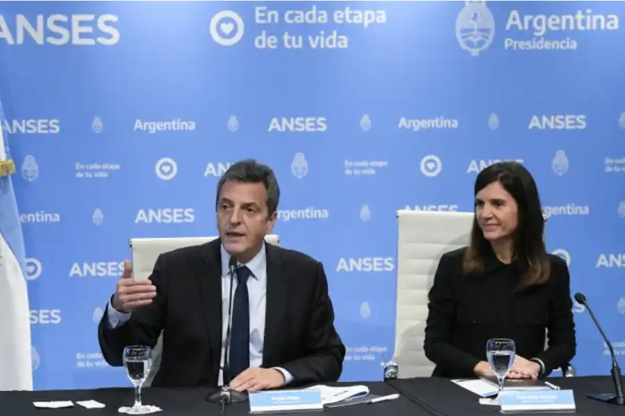 Massa y Raverta anunciaron créditos de hasta $400 mil pesos para jubilados a la tasa más baja del mercado