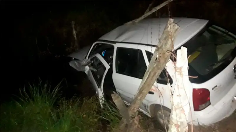 Conductor alcoholizado se cruzó de carril y chocó de frente contra un remís