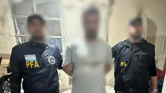 Detuvieron a un hombre por comercio de imágenes de pornografía infantil que operaba en Azul y Tandil