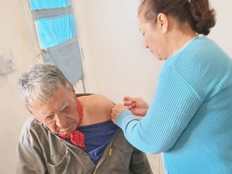 Recuerdan a la comunidad la importancia de 
aplicarse  las vacunas en cada etapa de la vida