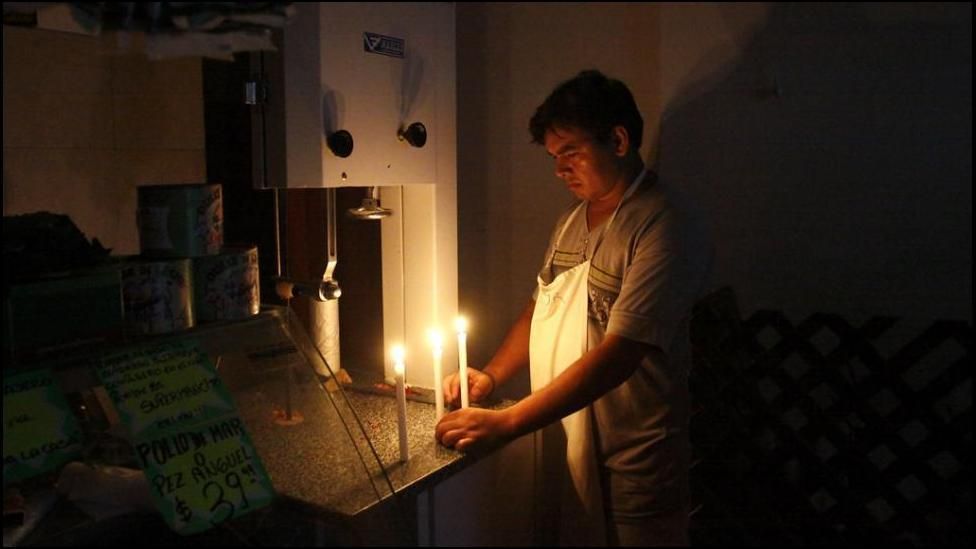 ¿Vivís en el AMBA y sufriste cortes de luz?: Conocé cómo reclamarle a Edenor y a Edesur 10 mil pesos de resarcimiento