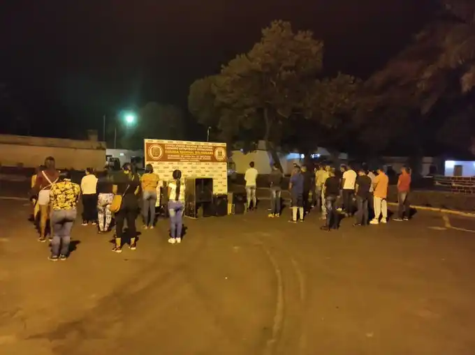 DETENIDAS 25 personas por participar en fiesta clandestina