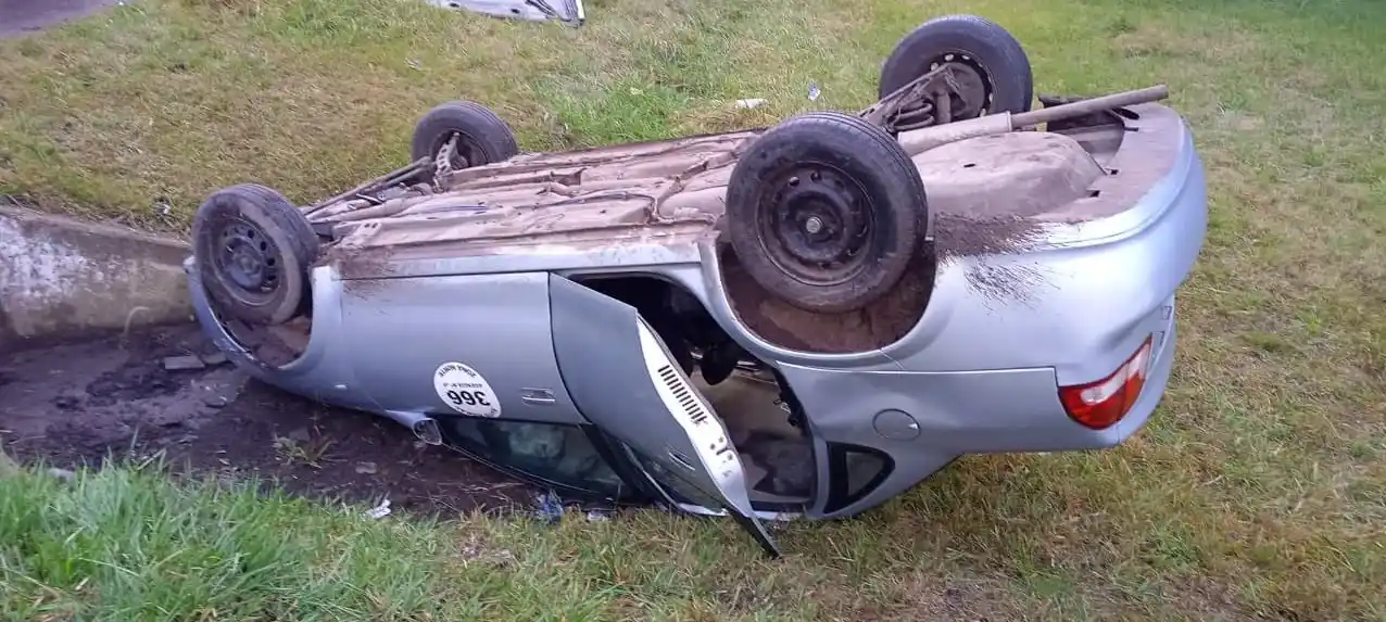 A pesar del fuerte impacto, el conductor resultó ileso.