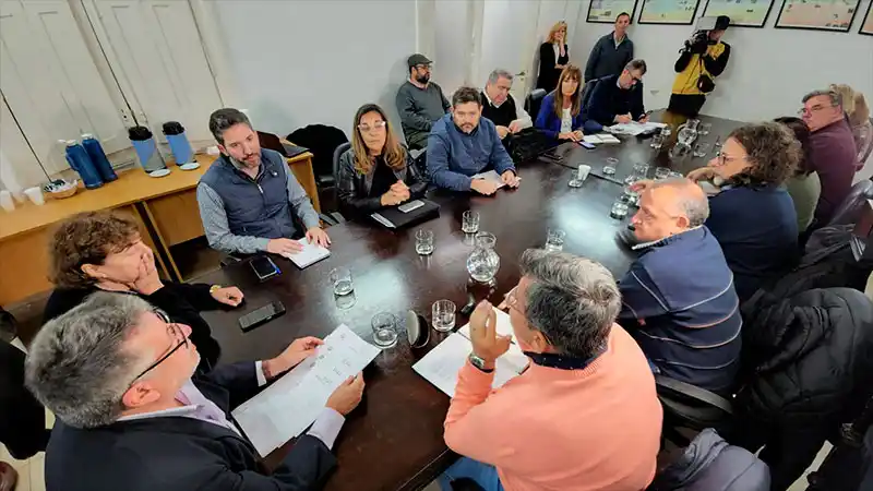 Paritaria: La provincia llegó a un acuerdo salarial con los gremios docentes