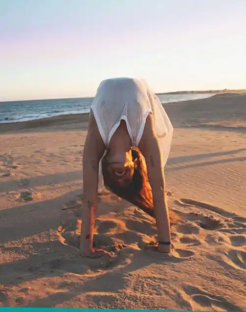 Calu Rivero, a full con el yoga hot
