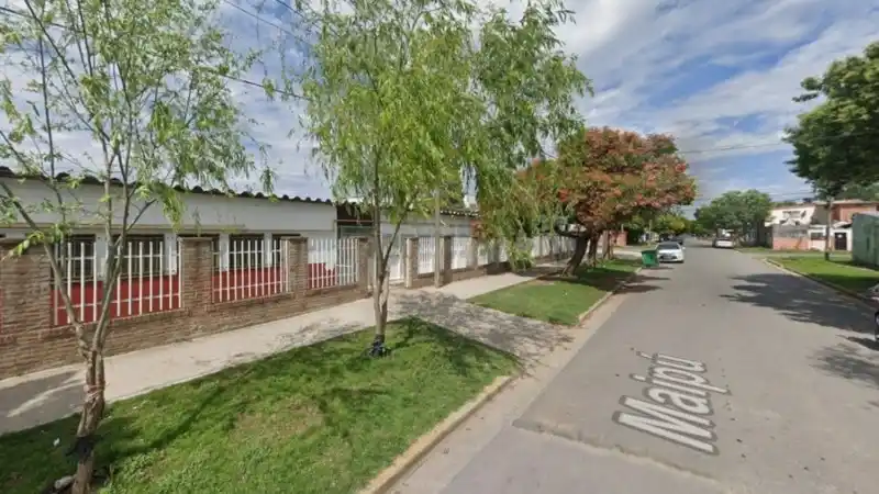 Villa Gobernador Gálvez: ataque incendiario a la escuela Alicia Moreau de Justo con mensaje narco