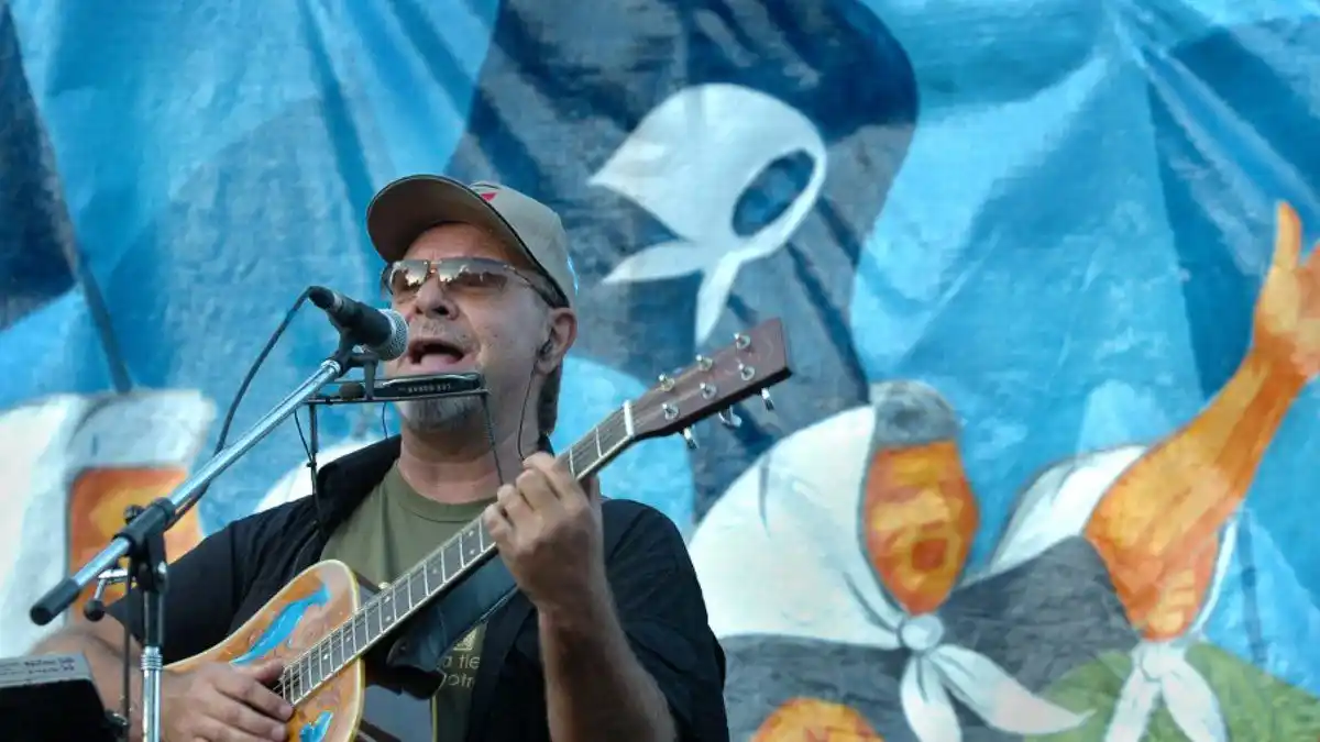 Cantautor argentino León Gieco pide liberación de familiar secuestrado por Hamás