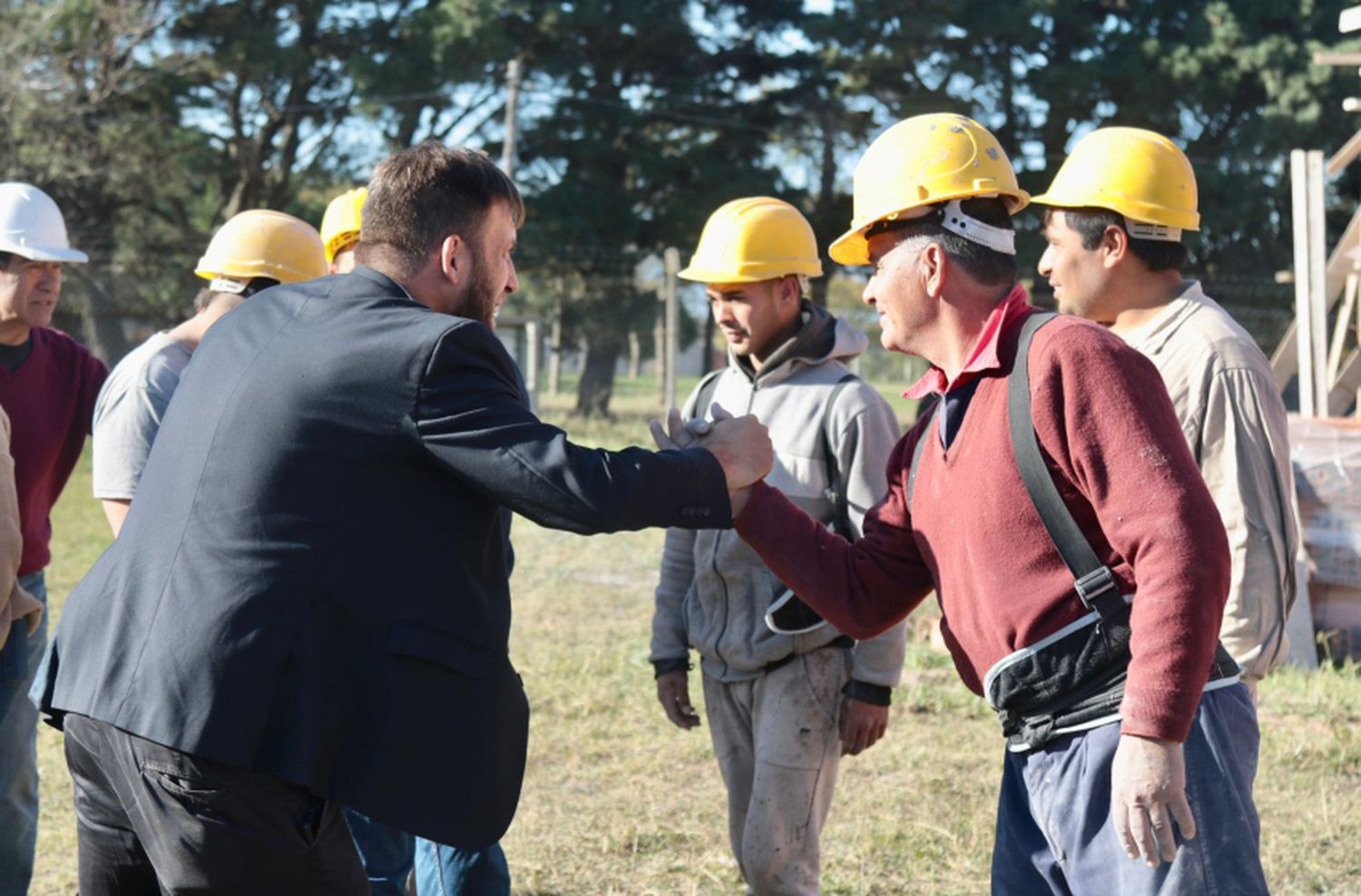 Menéndez: "Lo interesante es tener todo el tiempo viviendas en construcción para ir entregando"