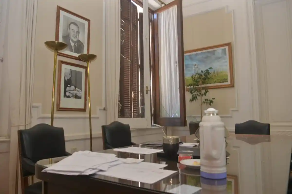 Así quedó el despacho del intendente Lunghi tras la protesta
