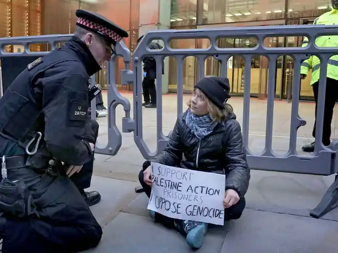 Londres: detuvieron a Greta Thunberg durante una protesta en apoyo a activistas pro Palestina