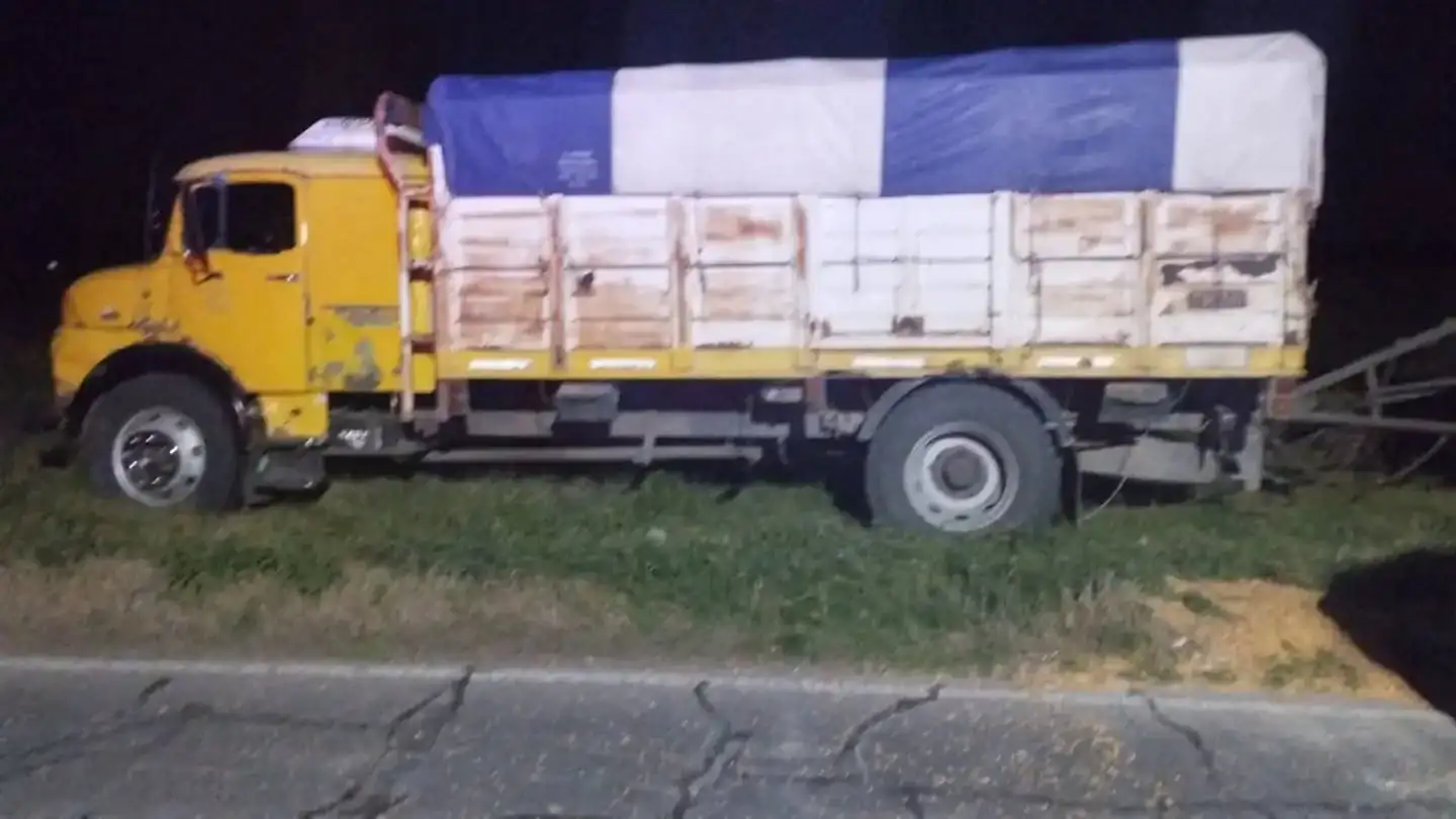 camion volcado - 2