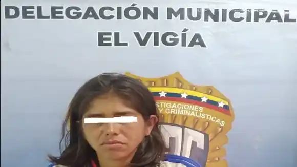 ¡SE CUENTA Y NO SE CREE! Con un machete MUJER era el propio AZOTE DE BARRIO