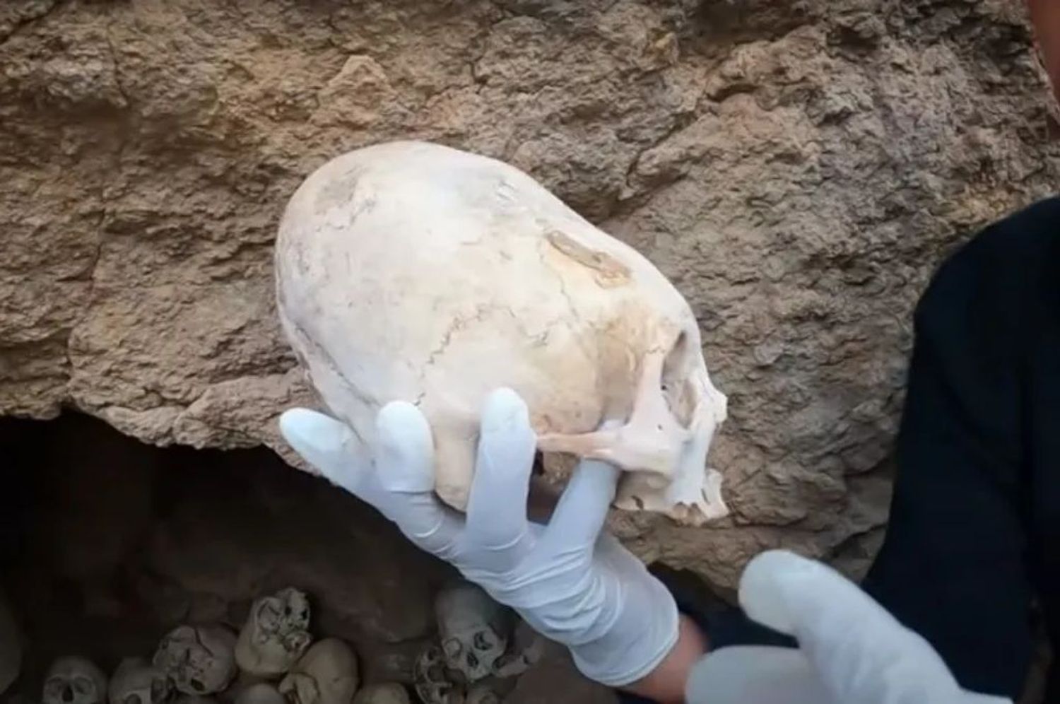 Encontraron calaveras alargadas en Perú: aseguran que son extraterrestres