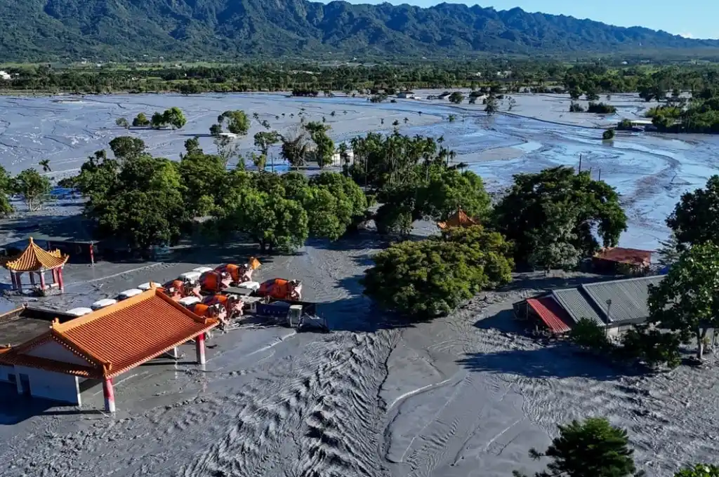 Parte de los destrozos en Hualien, Taiwán, producto del fenómeno meteorológico. Crédito: REUTERS/Ann Wang