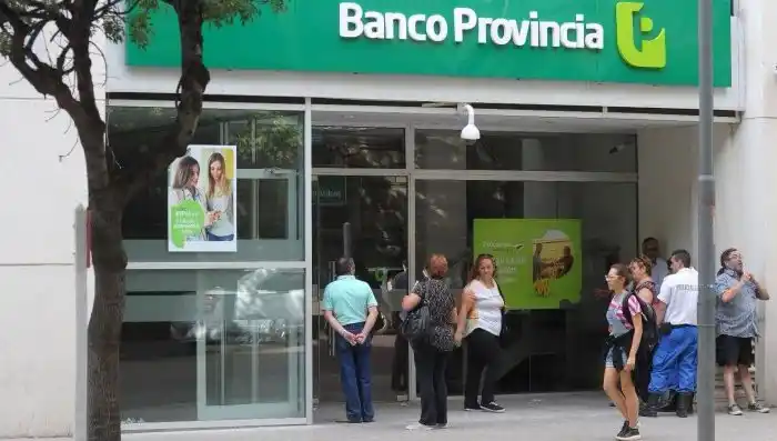 Comenzó paro en el Bapro y mañana se extiende a todos los bancos