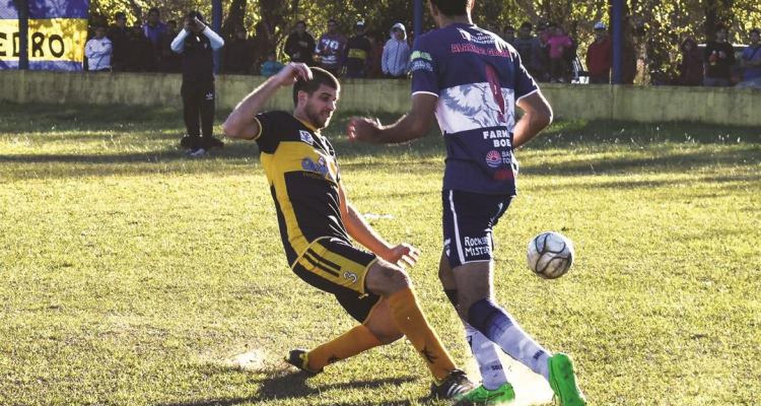 Poco fútbol y mucho color en la primera final del Apertura