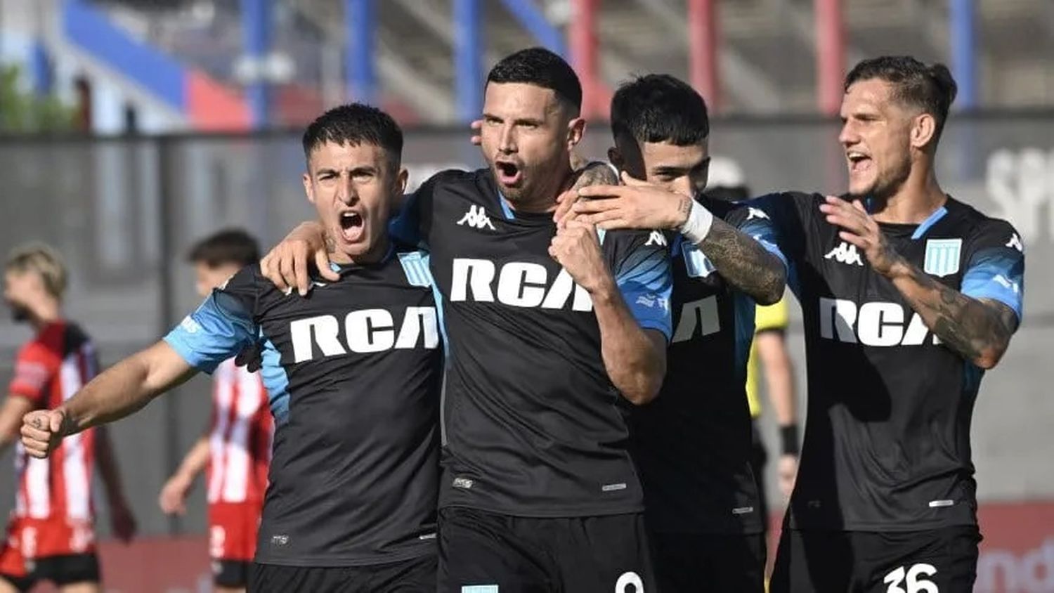 Racing le ganó a Barracas Central y se prende en la pelea por la Liga Profesional