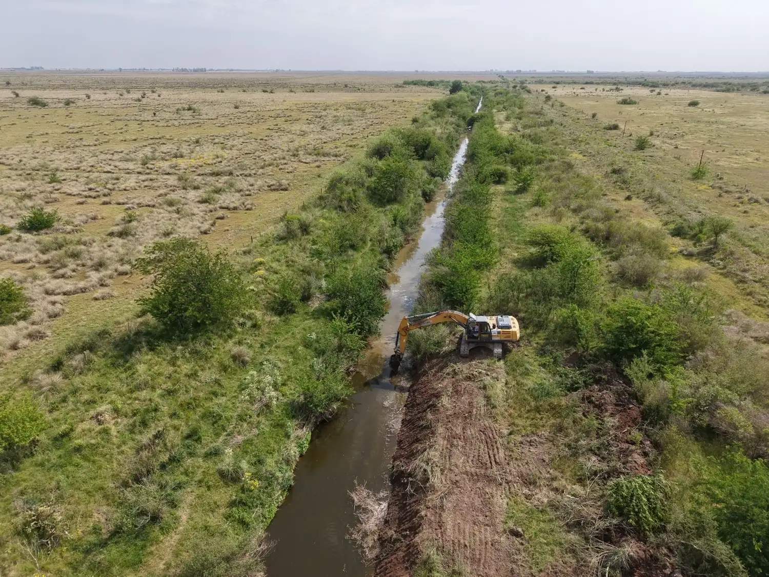 Santa Fe adjudicó la limpieza de 352 kilómetros de canales troncales ante la llegada de El Niño - 4