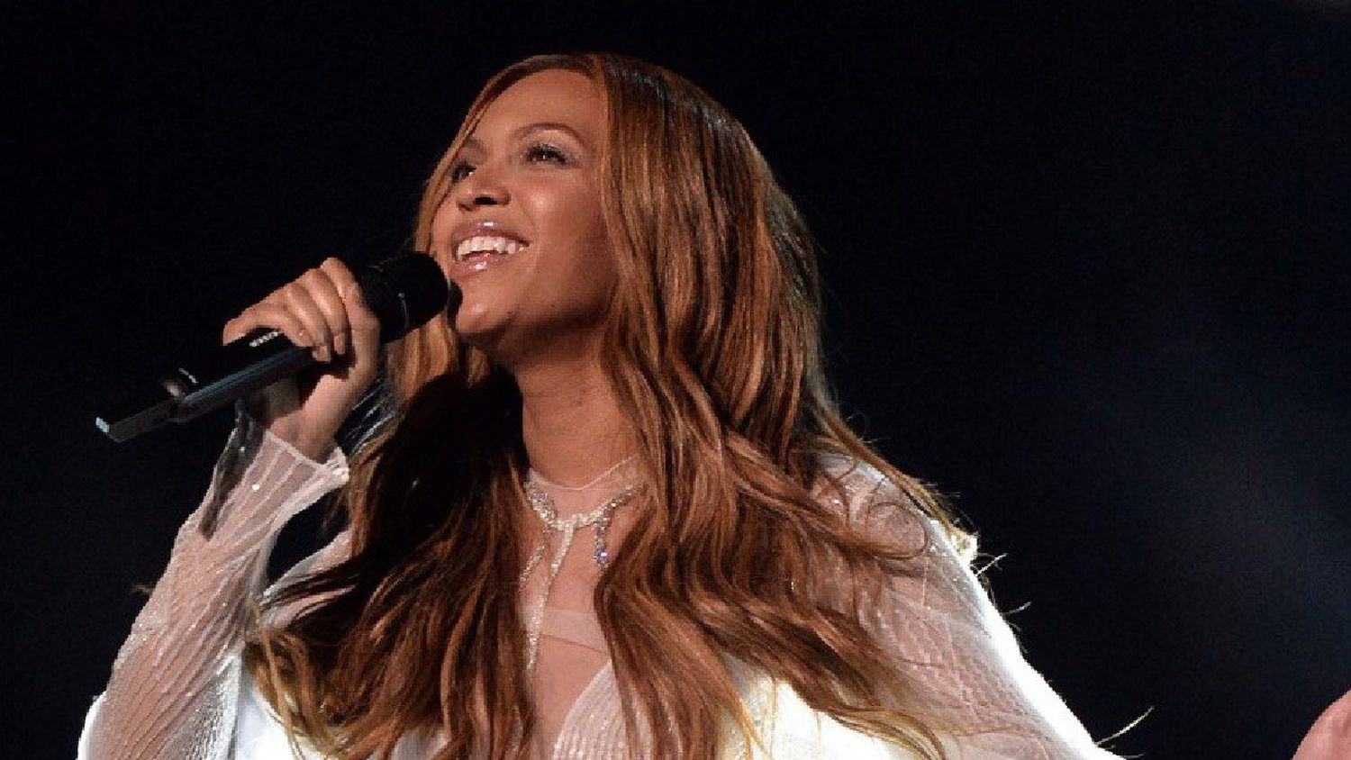 Los accidentes que sufrió Beyoncé y casi dejan sus partes íntimas al aire (video)