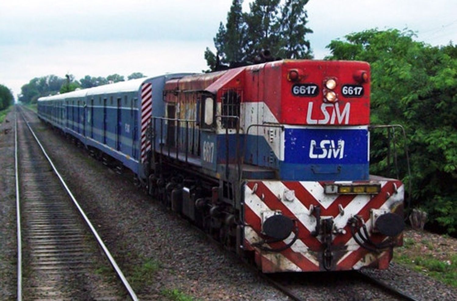 Un hombre está grave tras ser embestido por un tren