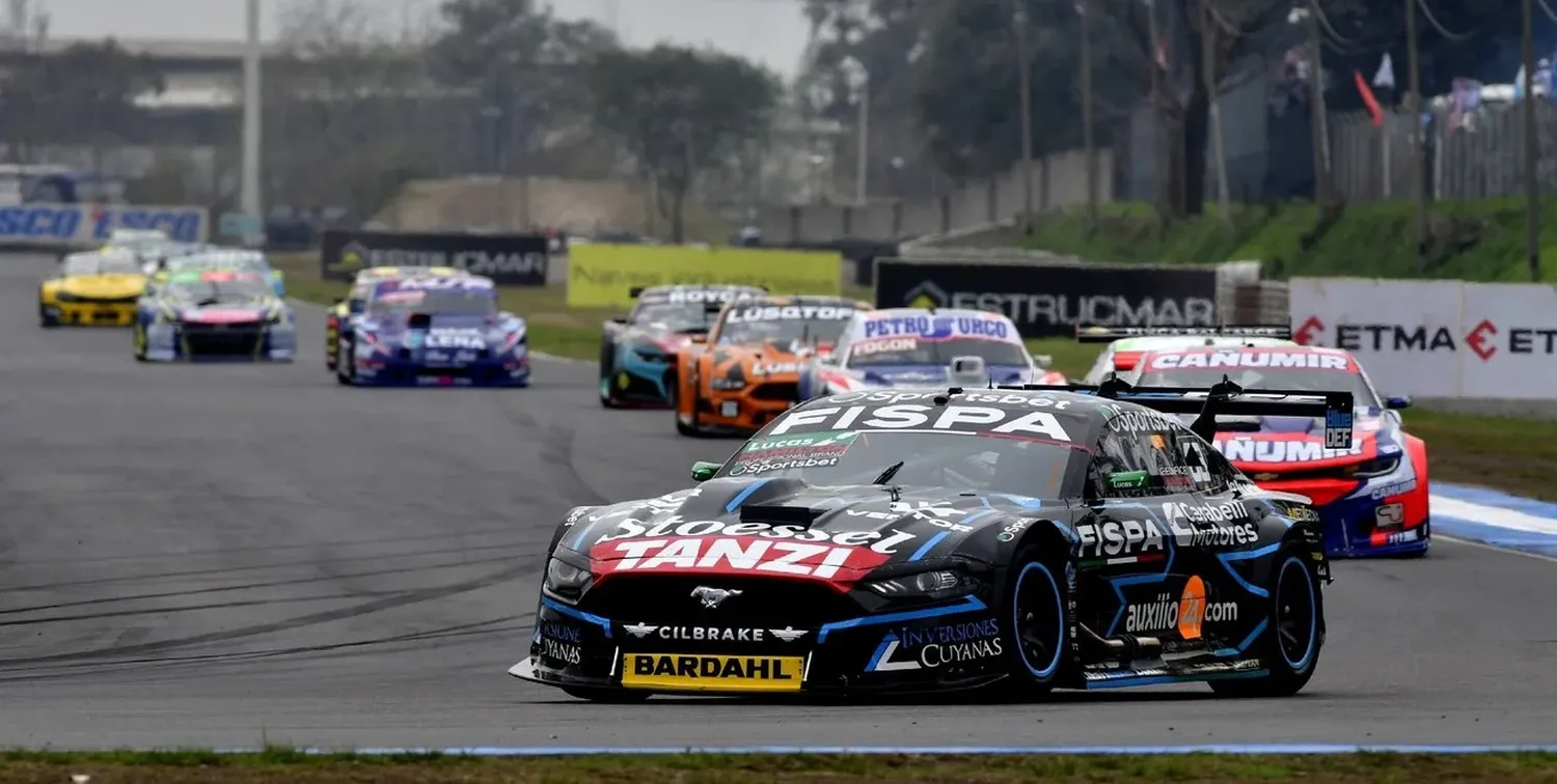 La etapa regular se la llevó Julián Santero con 289 puntos, pero ahora hay otros 11 pilotos que clasificaron a los playoffs y que irán con todo por el título que se disputará a fin de año en el circuito de La Plata. Foto: ACTC