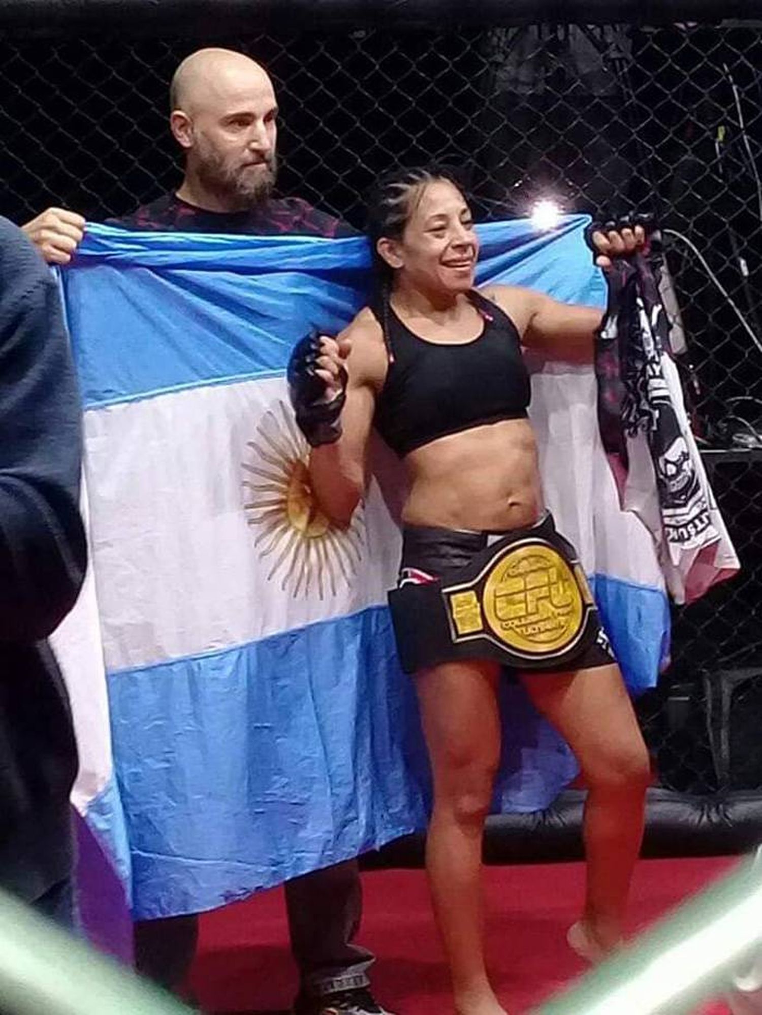 Regreso con victoria para Laura Balín, en MMA