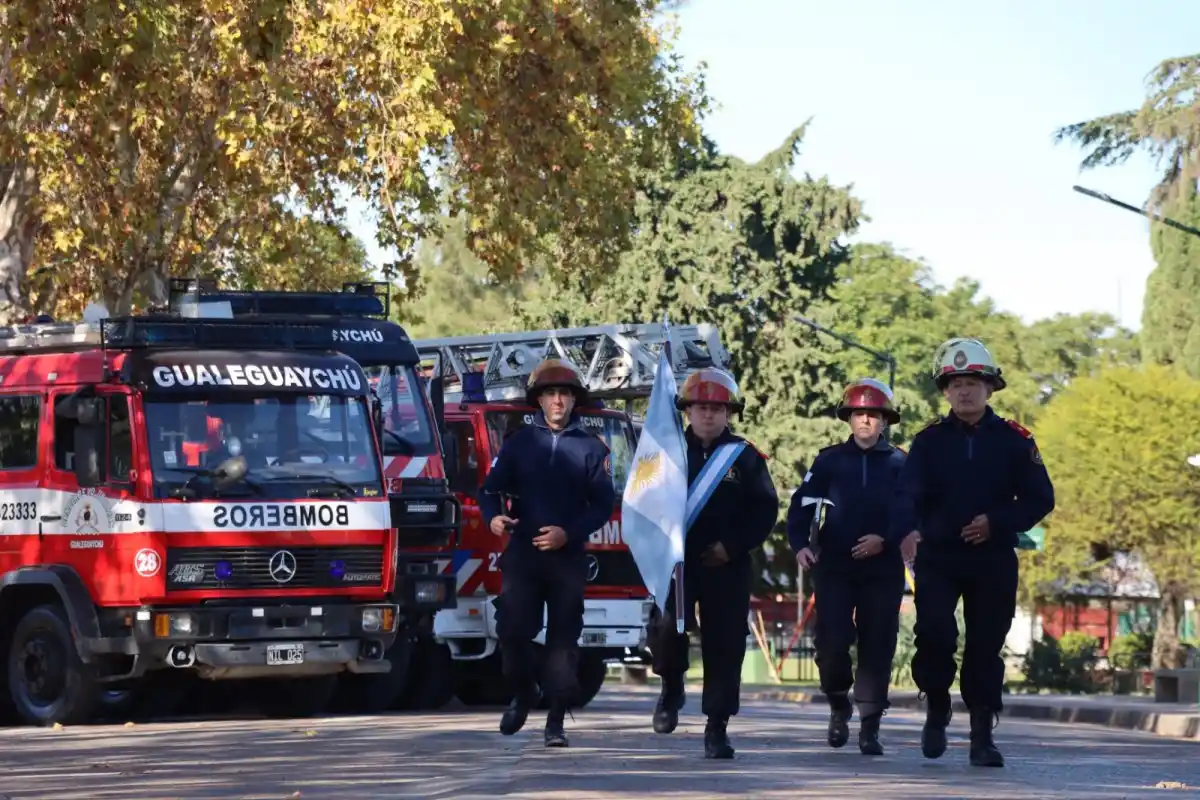 Gualeguaychú homenajeó a los bomberos voluntarios en su día
