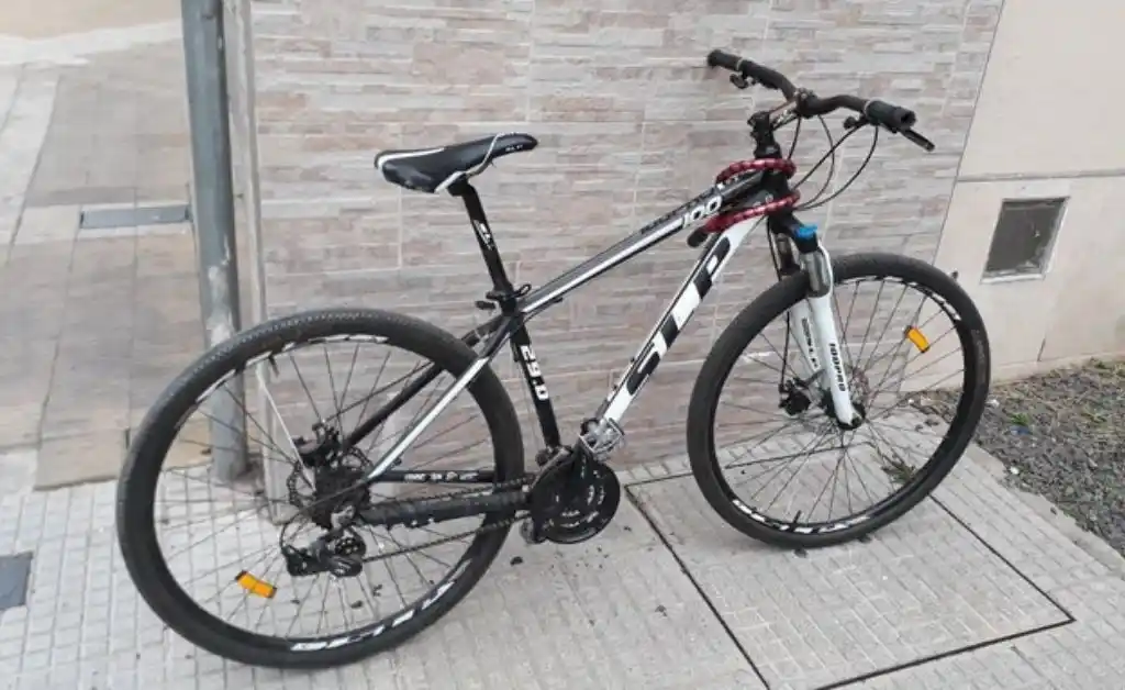 Encontró una bici, buscó al dueño y la devolvió