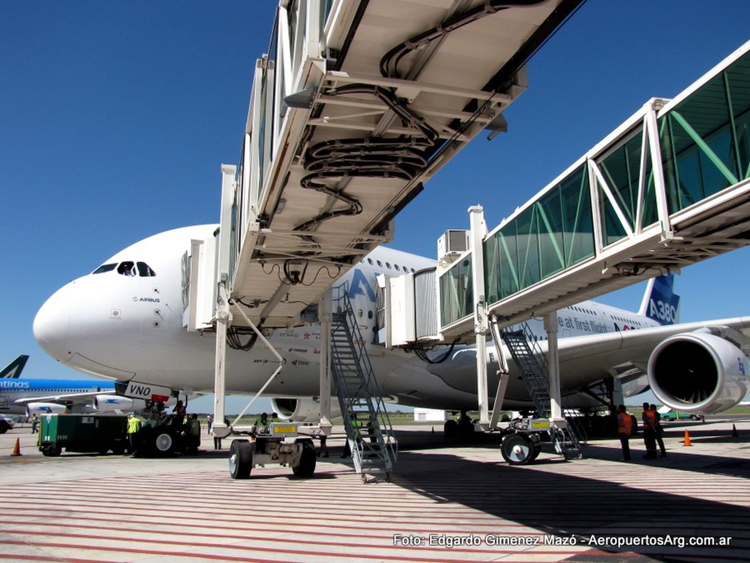 [Fotogalería] El A380 en el aeropuerto de Ezeiza