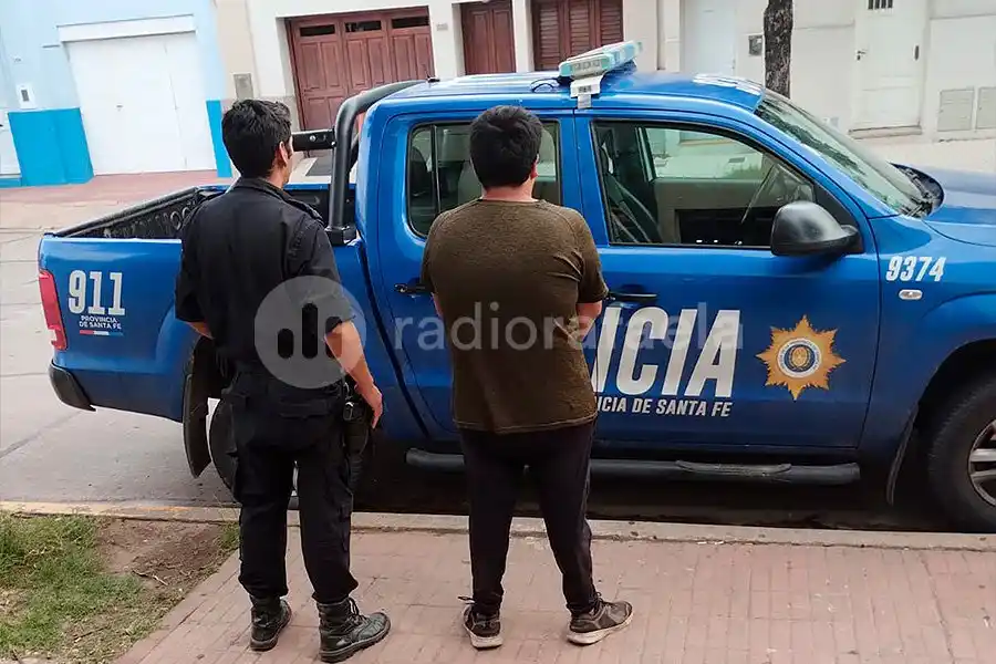 El lugar y momento justo…: se acercó a la Comisaría a realizar un trámite y encontró a quien lo había amenazado