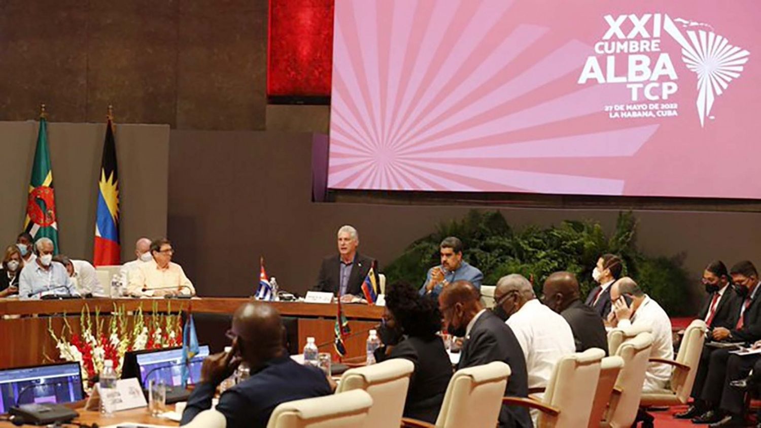 Excluidos de la Cumbre de las Américas se reunieron en Cuba