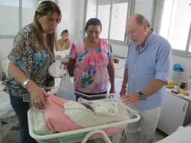 Busti visitó a niños internados en el hospital San Roque de Paraná