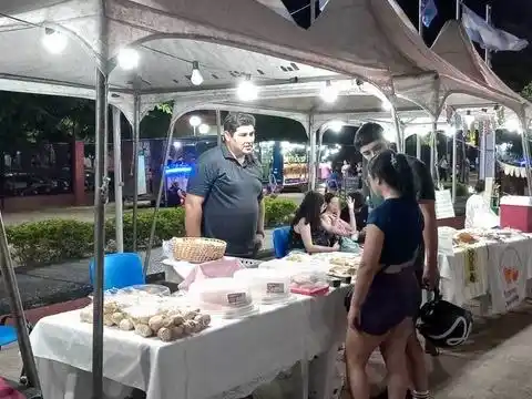 Sandoval destacó el rol de los mercados 
comunitarios ante la inacción nacional