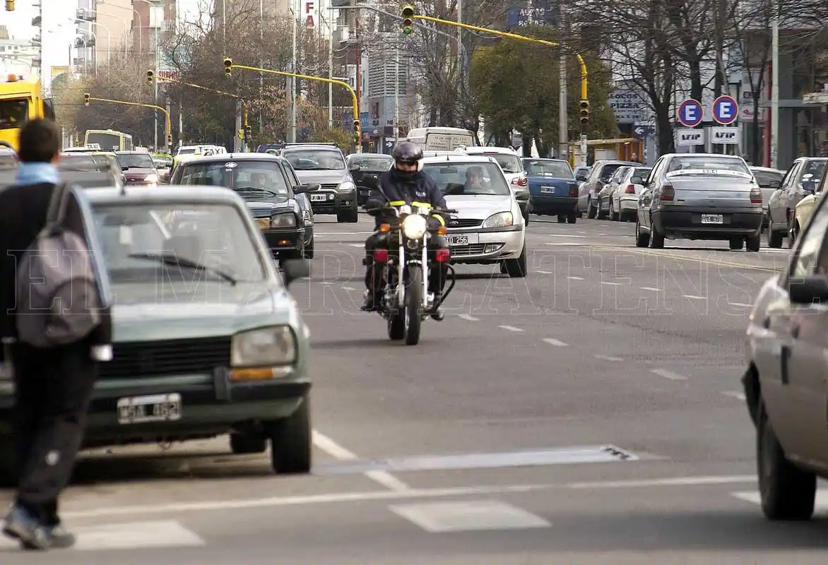 Unos 400 mil autos circulan por las calles de Mar del Plata