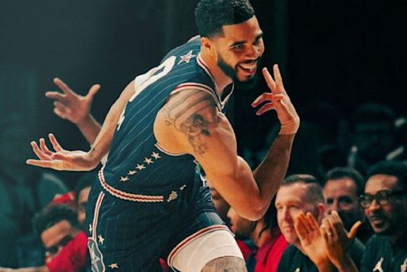 Damian Lillard recibe el MVP en el All Star Game