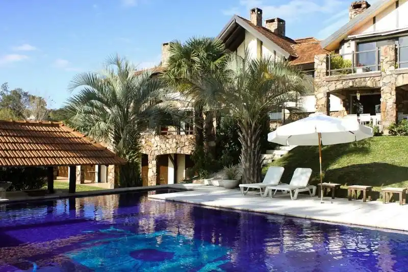 La trampita de Booking: Por qué los hoteles al exterior aparentan costar menos