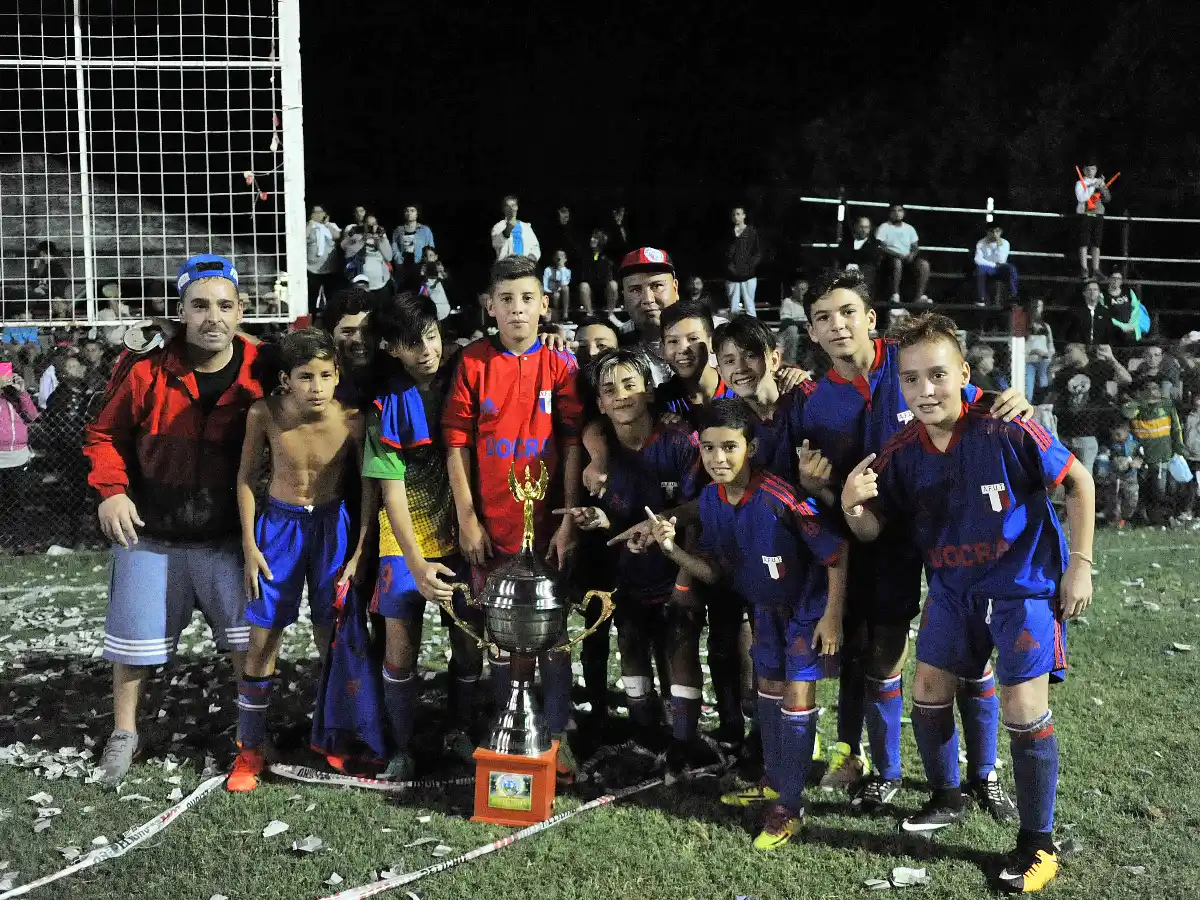 Afut goleó y se coronó campeón