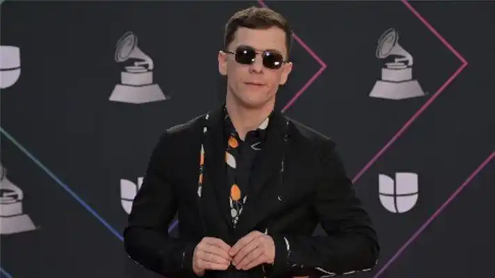 Guaynaa sufre aparatoso accidente automovilístico