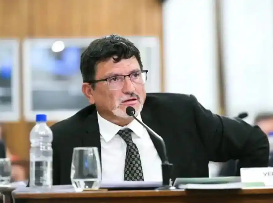 El senador Vergara respondió al Colegio de la Abogacía y ratificó sus dichos sobre la “industria del amparo”