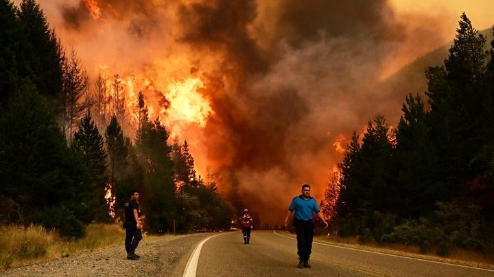 Incendios en Chubut: el clima vuelve a complicar el combate del fuego que ya arrasó con 45 mil hectáreas