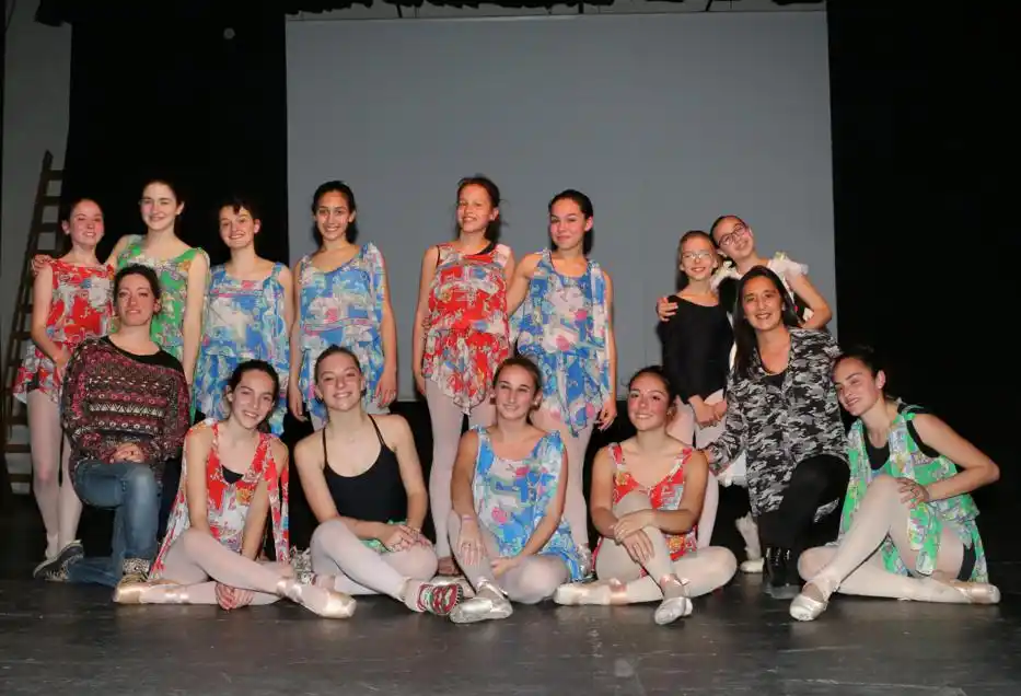 La Escuela de Danzas se trajo dos bronces y siete menciones de Danzamérica