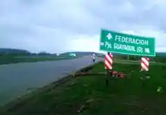 Falleció un hombre tras chocar su moto contra un cartel sobre la Autovía Artigas